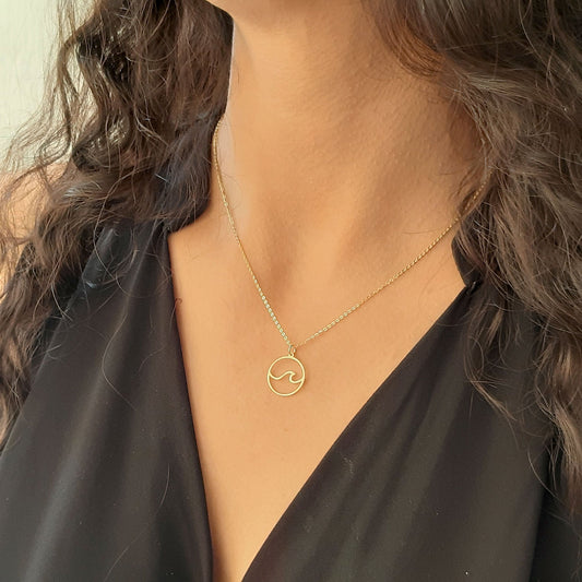 Dainty Sea Wave Necklace